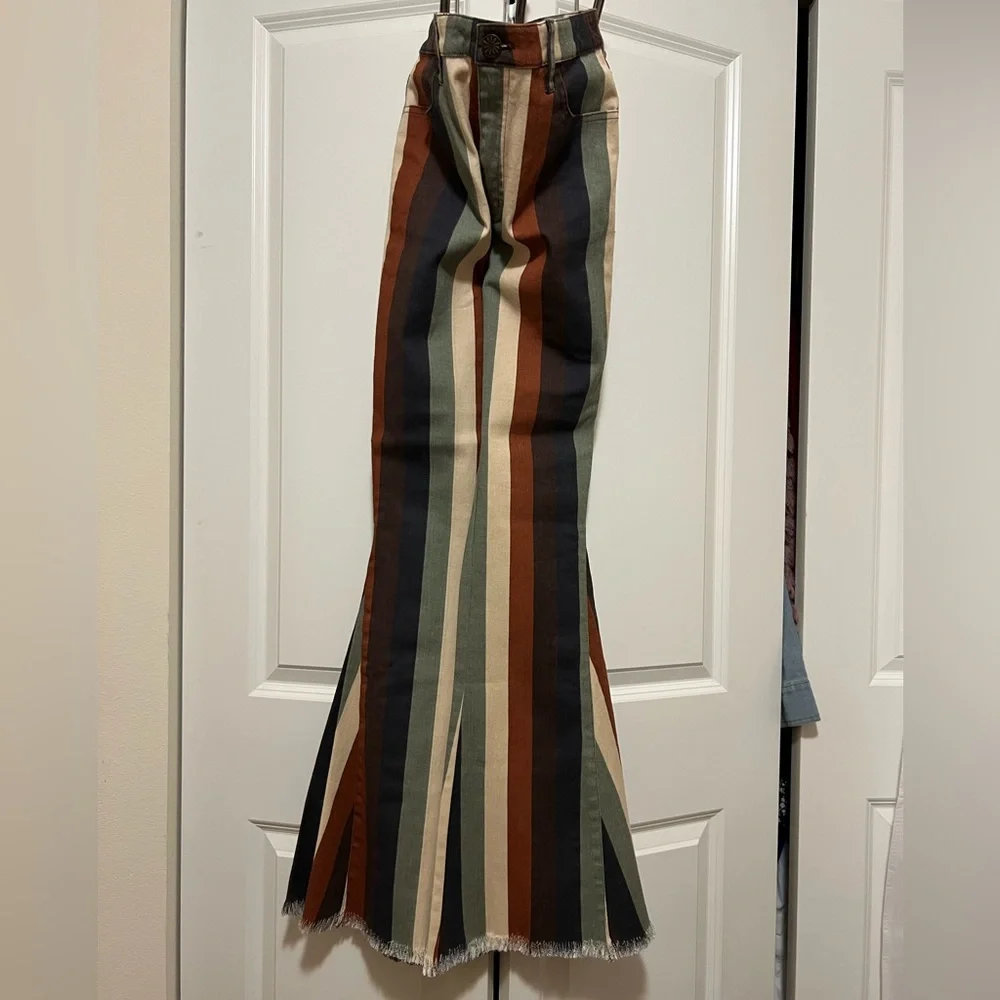 Berkeley Zip Up Bells. NWOT. - Picture 3 of 3